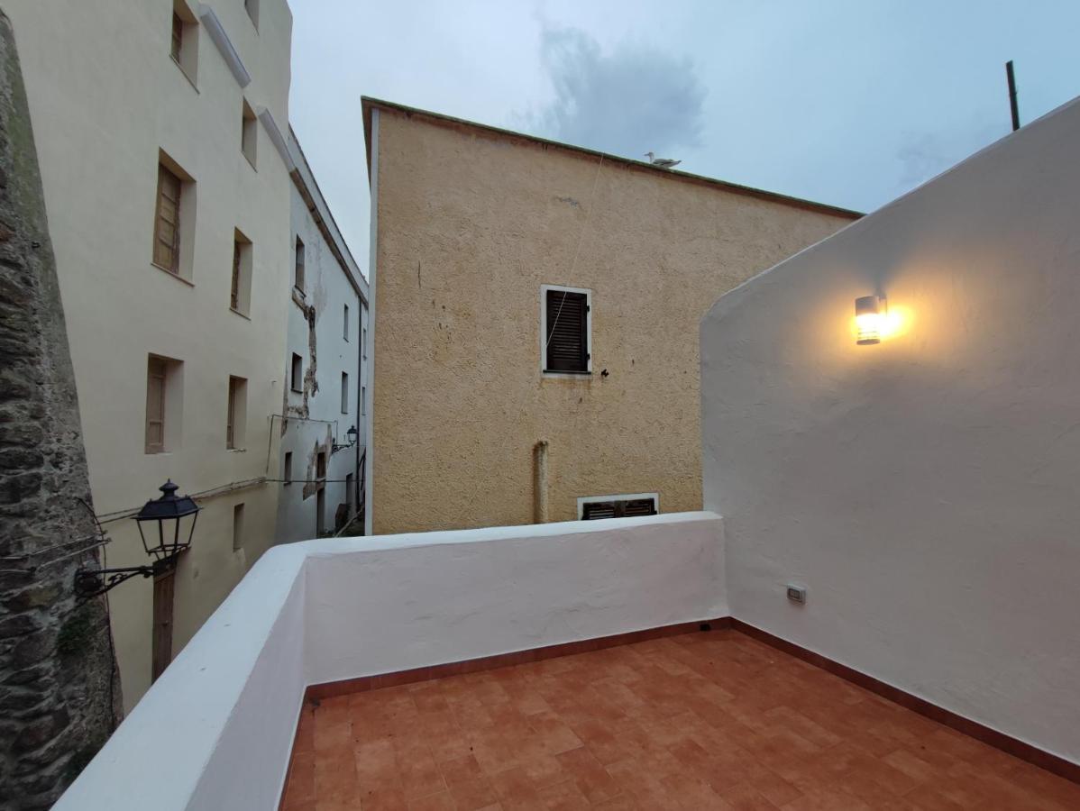 Residenza Nel Borgo L'Appusentu Bed & Breakfast Кастелсардо Екстериор снимка